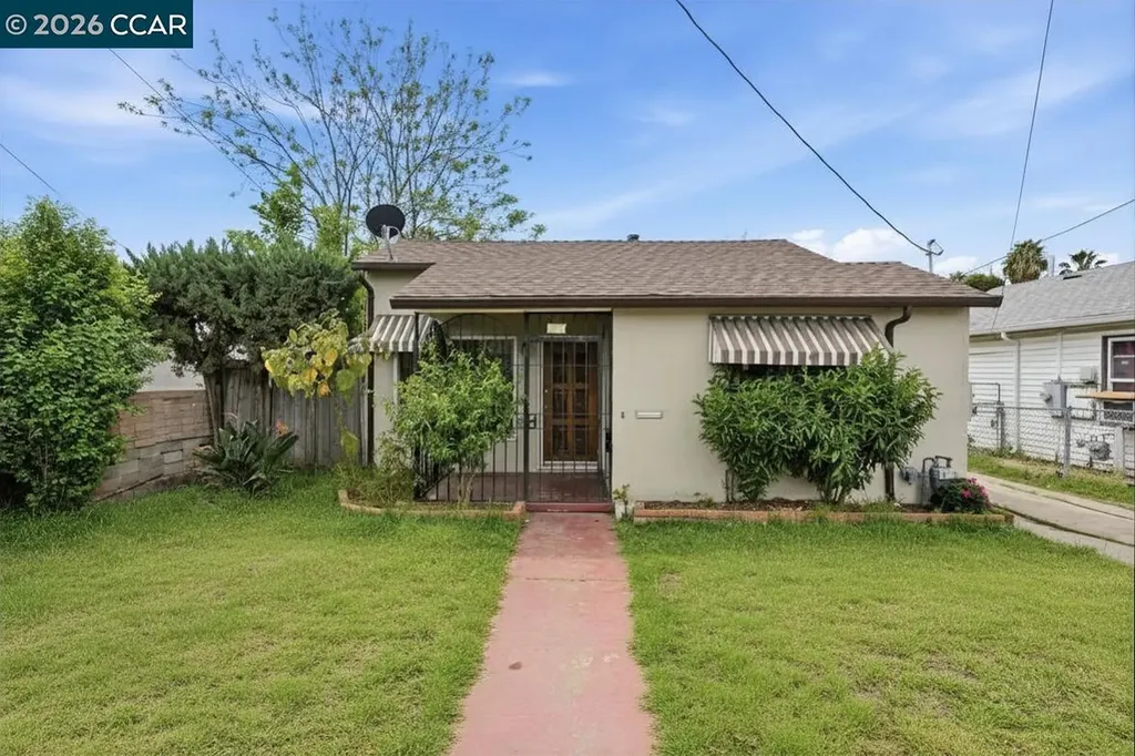 6719 Eastlawn Street Oakland CA 94621