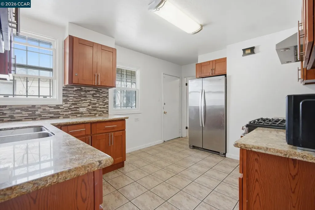 6719 Eastlawn Street Oakland CA 94621