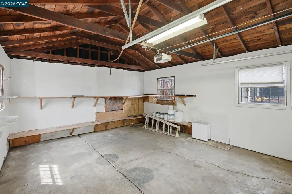 6719 Eastlawn Street Oakland CA 94621
