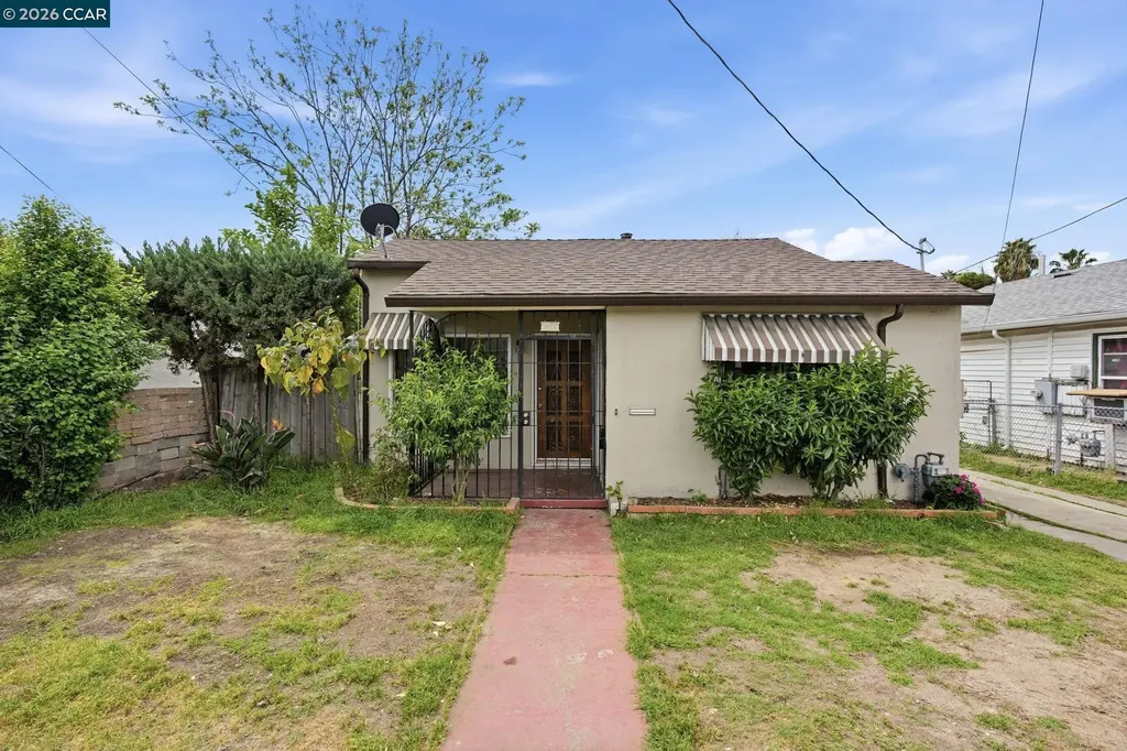 6719 Eastlawn Street Oakland CA 94621