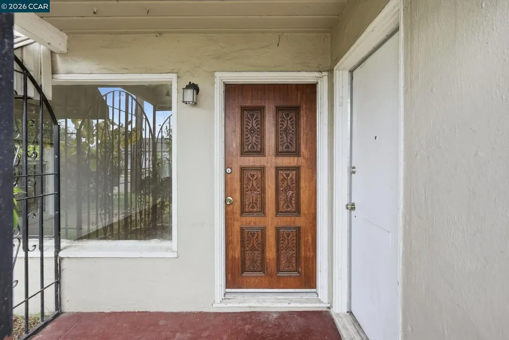 6719 Eastlawn Street Oakland CA 94621