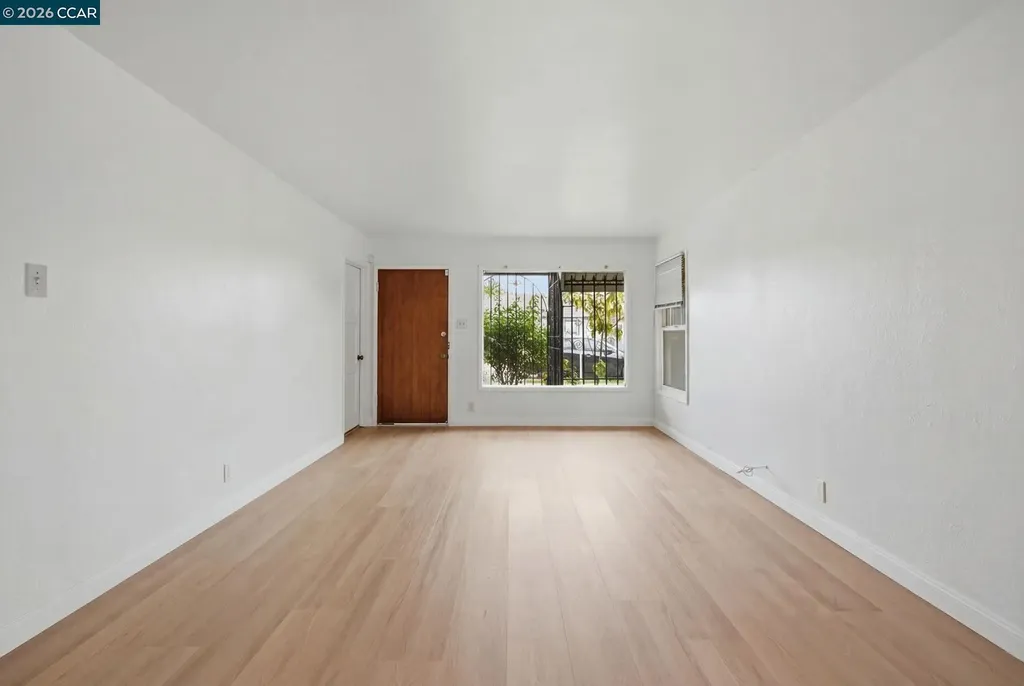 6719 Eastlawn Street Oakland CA 94621