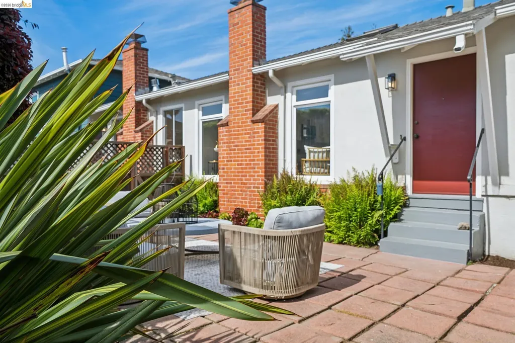 3239 Briggs Avenue Alameda CA 94501