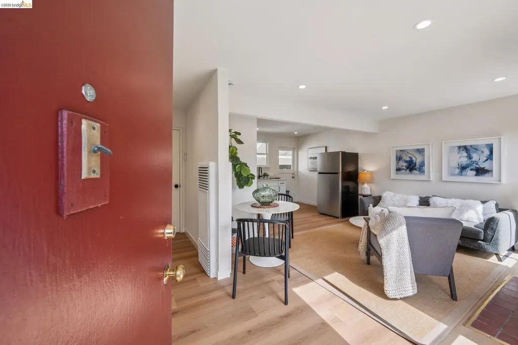3239 Briggs Avenue Alameda CA 94501