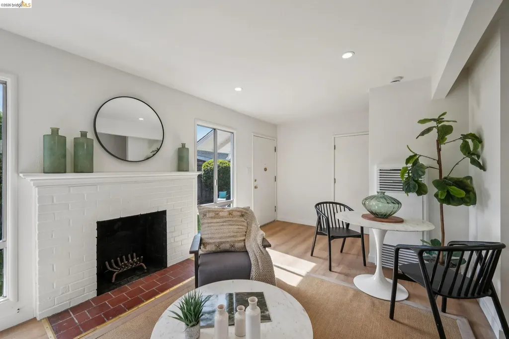 3239 Briggs Avenue Alameda CA 94501