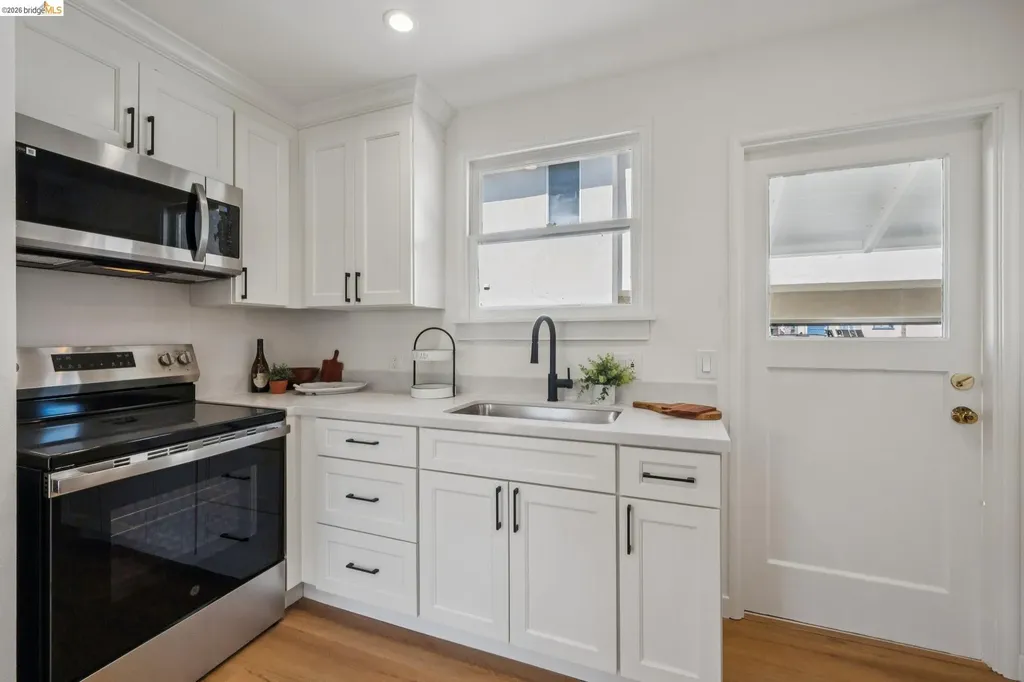3239 Briggs Avenue Alameda CA 94501