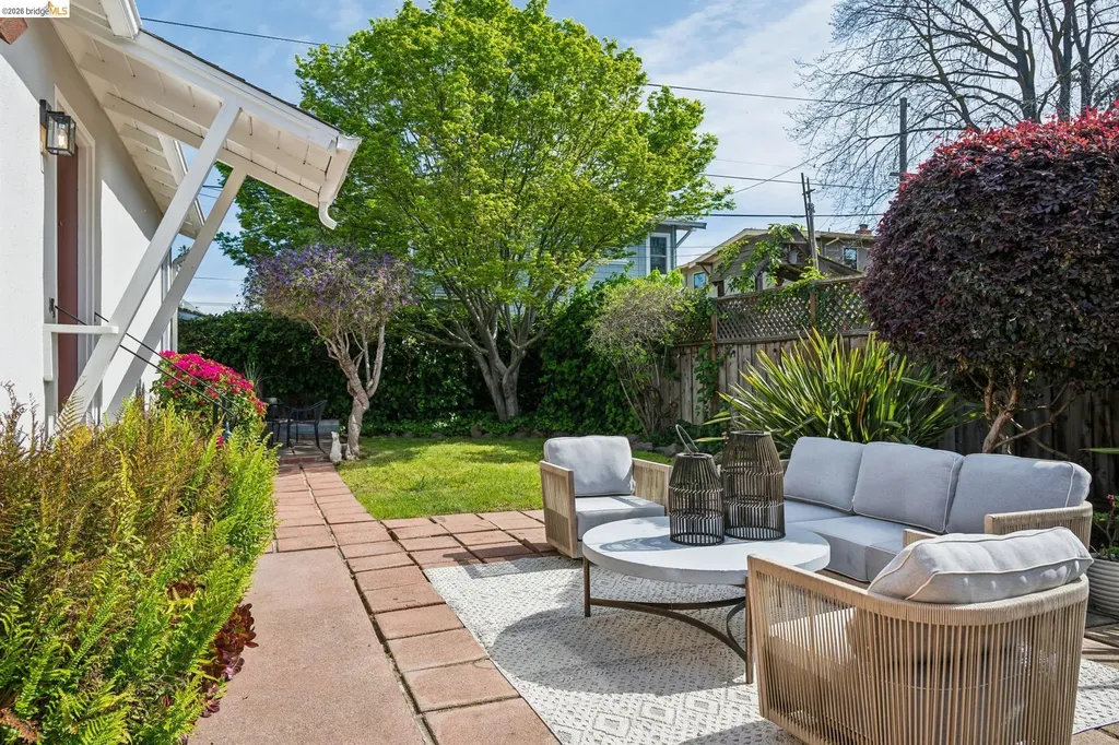 3239 Briggs Avenue Alameda CA 94501