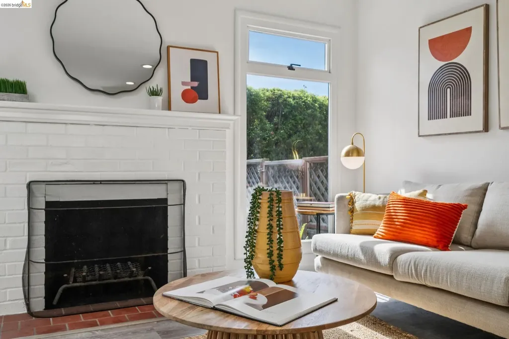 3239 Briggs Avenue Alameda CA 94501