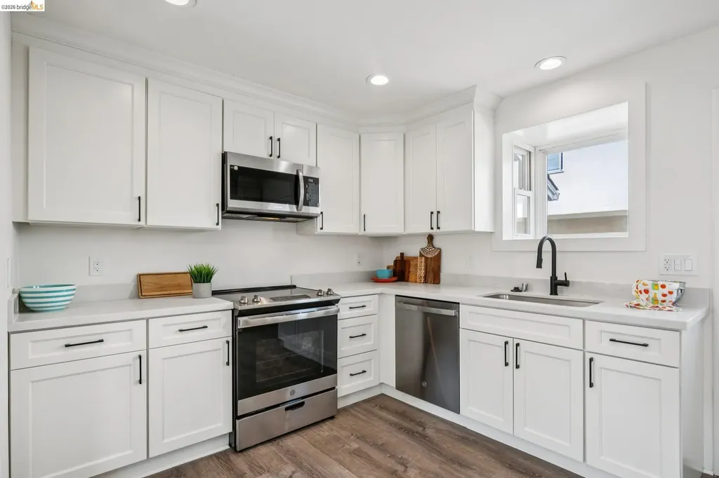 3239 Briggs Avenue Alameda CA 94501