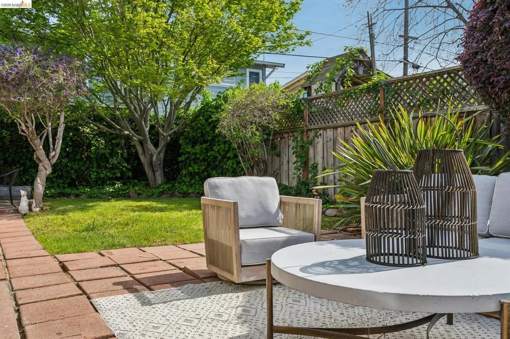3239 Briggs Avenue Alameda CA 94501
