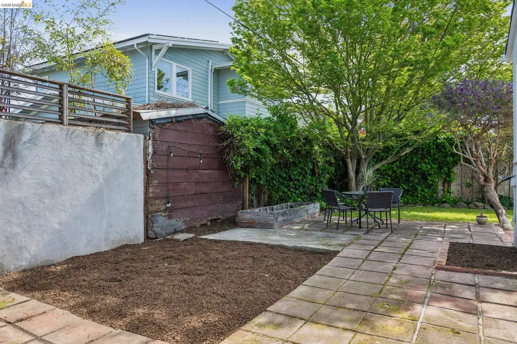 3239 Briggs Avenue Alameda CA 94501