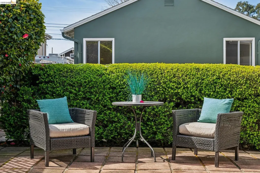 3239 Briggs Avenue Alameda CA 94501