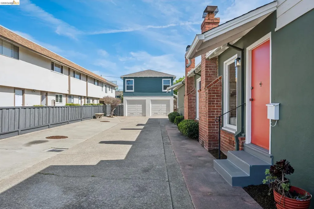 3241 Briggs Avenue Alameda CA 94501