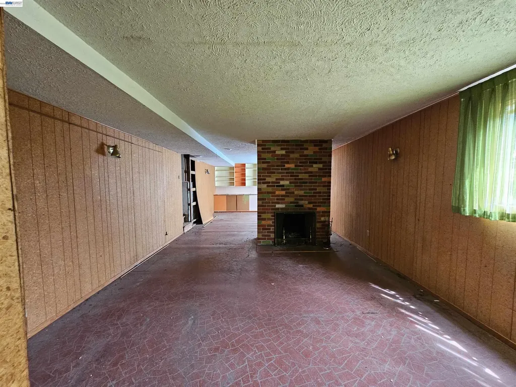 18758 Crane Avenue Castro Valley CA 94546