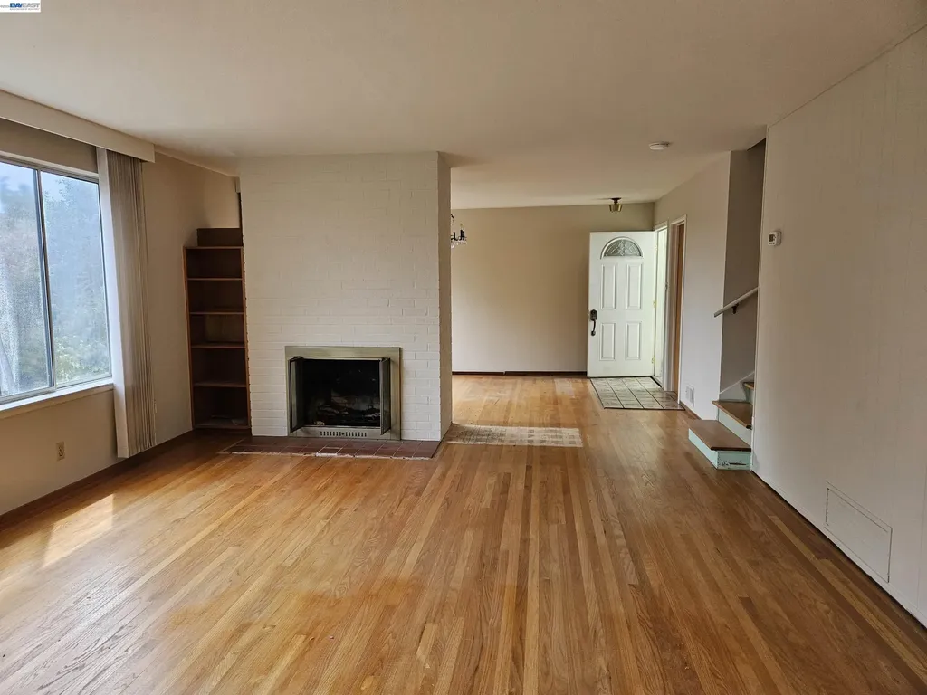 18758 Crane Avenue Castro Valley CA 94546