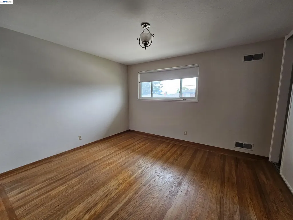 18758 Crane Avenue Castro Valley CA 94546