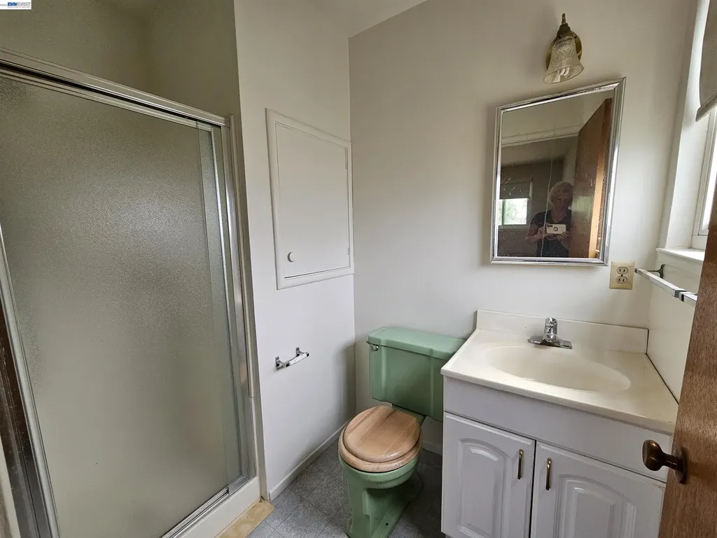 18758 Crane Avenue Castro Valley CA 94546