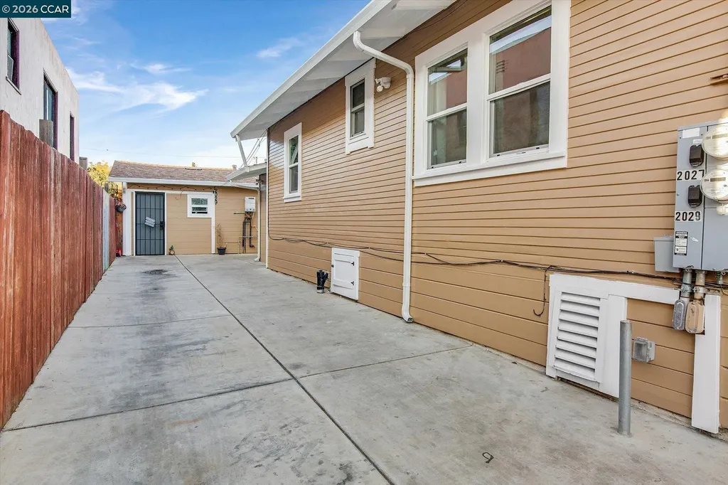 2027 83rd Avenue Oakland CA 94621
