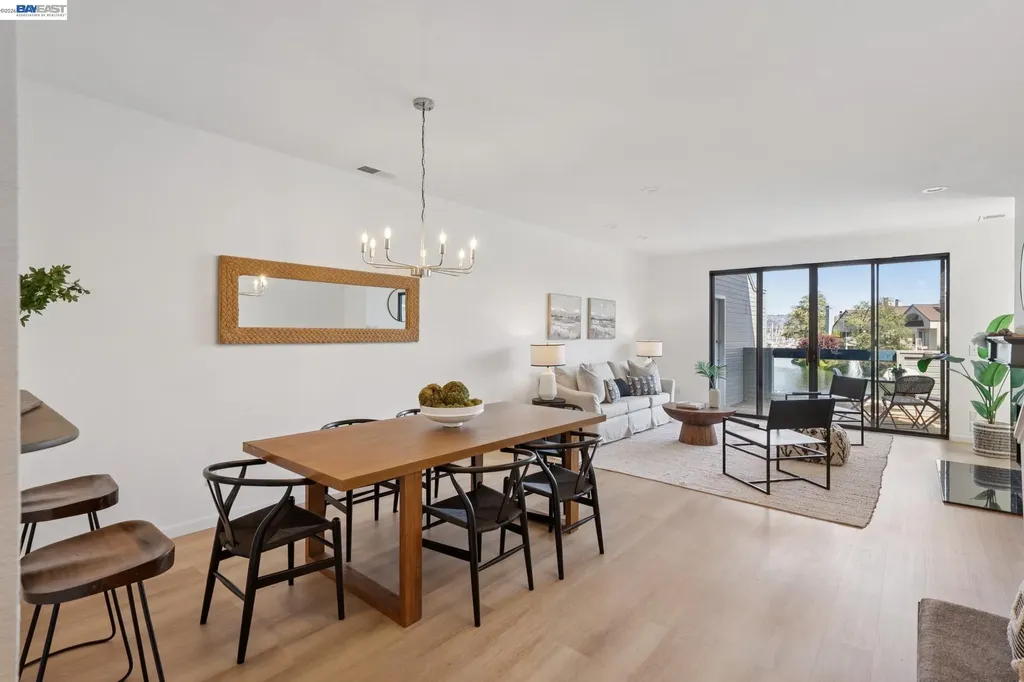 6 Invincible Court Alameda CA 94501