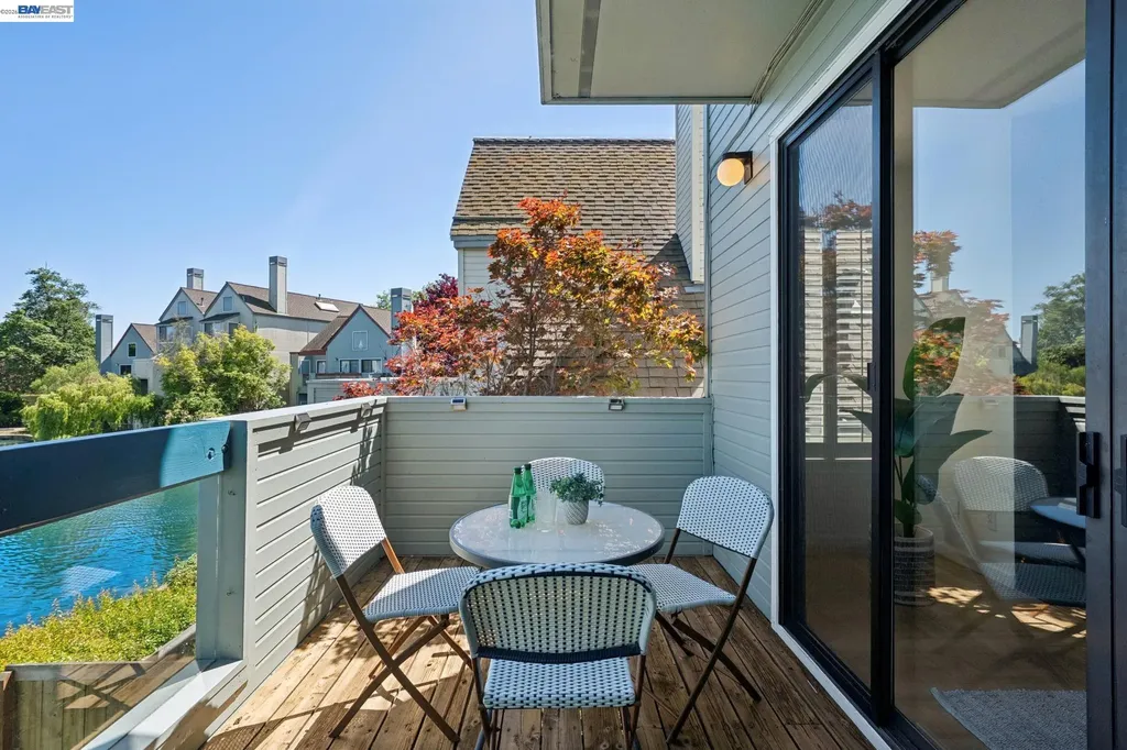 6 Invincible Court Alameda CA 94501