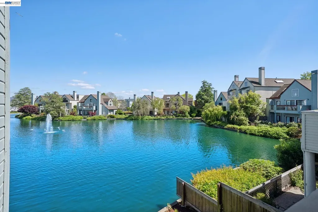 6 Invincible Court Alameda CA 94501