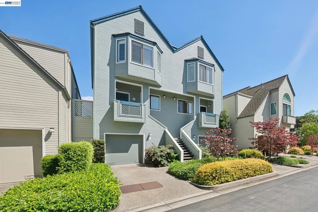 6 Invincible Court Alameda CA 94501