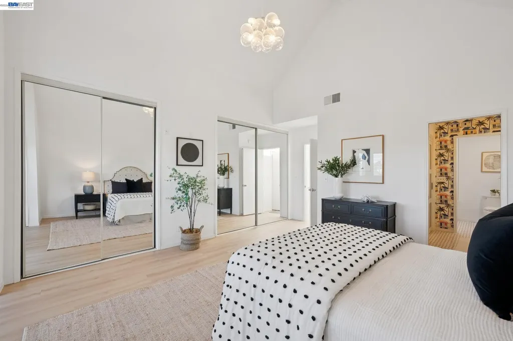 6 Invincible Court Alameda CA 94501