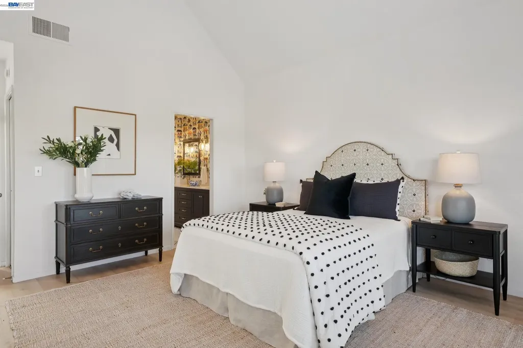 6 Invincible Court Alameda CA 94501
