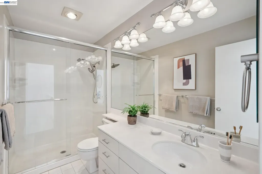 6 Invincible Court Alameda CA 94501