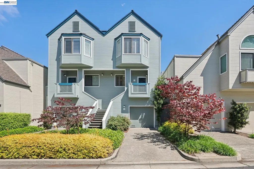 6 Invincible Court Alameda CA 94501