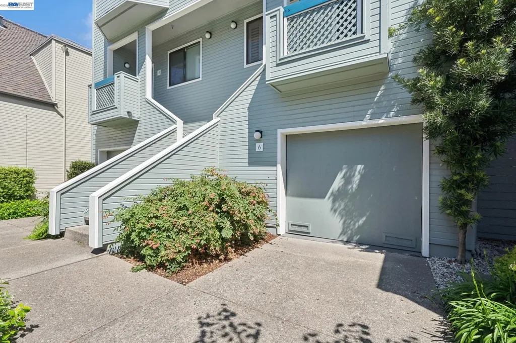 6 Invincible Court Alameda CA 94501
