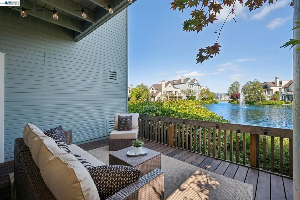 6 Invincible Court Alameda CA 94501