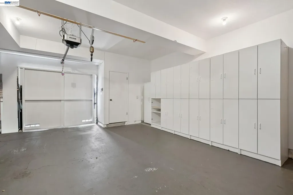 6 Invincible Court Alameda CA 94501
