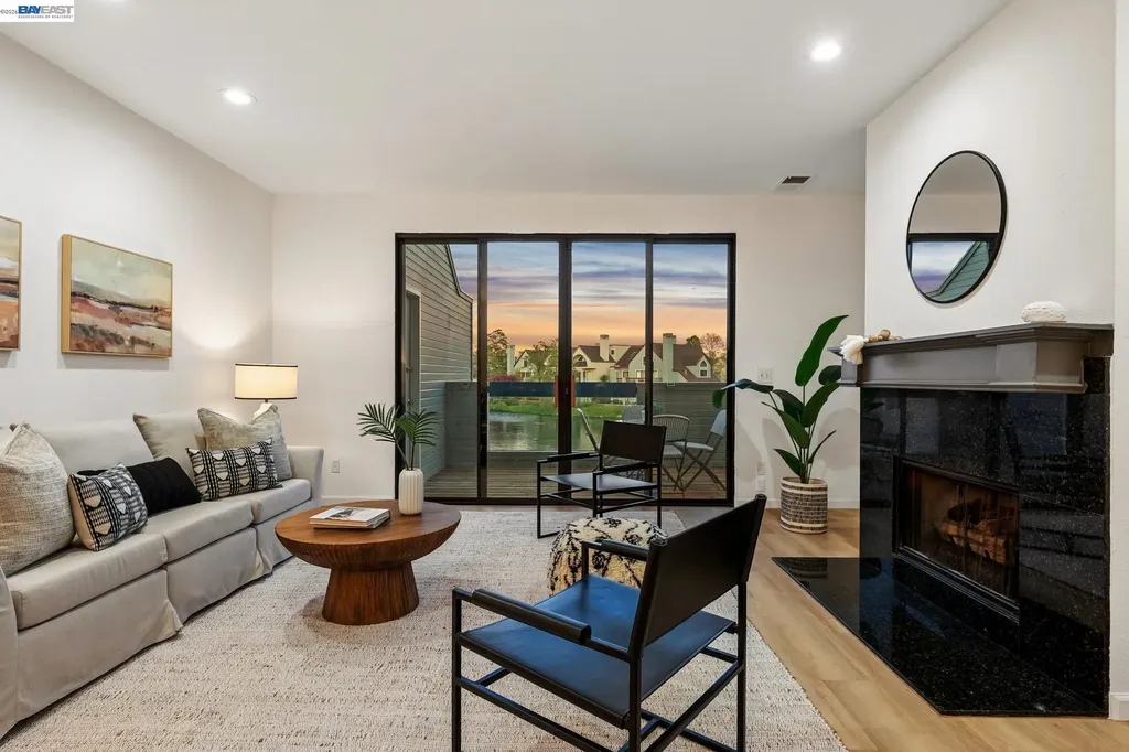 6 Invincible Court Alameda CA 94501