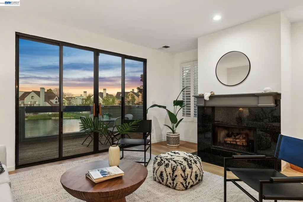 6 Invincible Court Alameda CA 94501