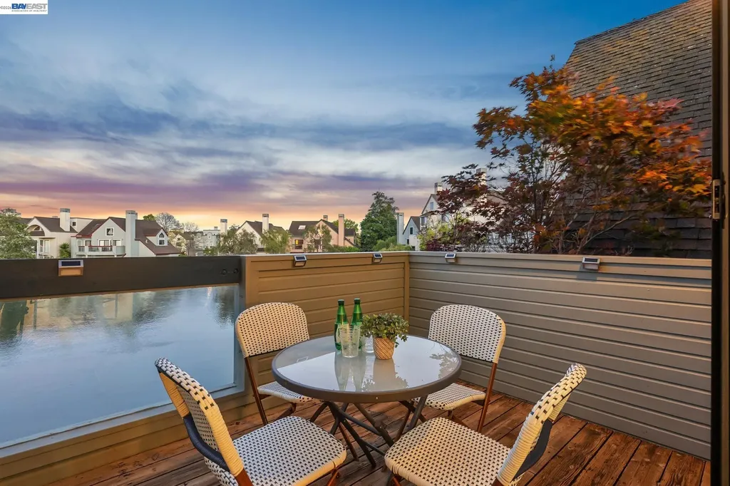 6 Invincible Court Alameda CA 94501