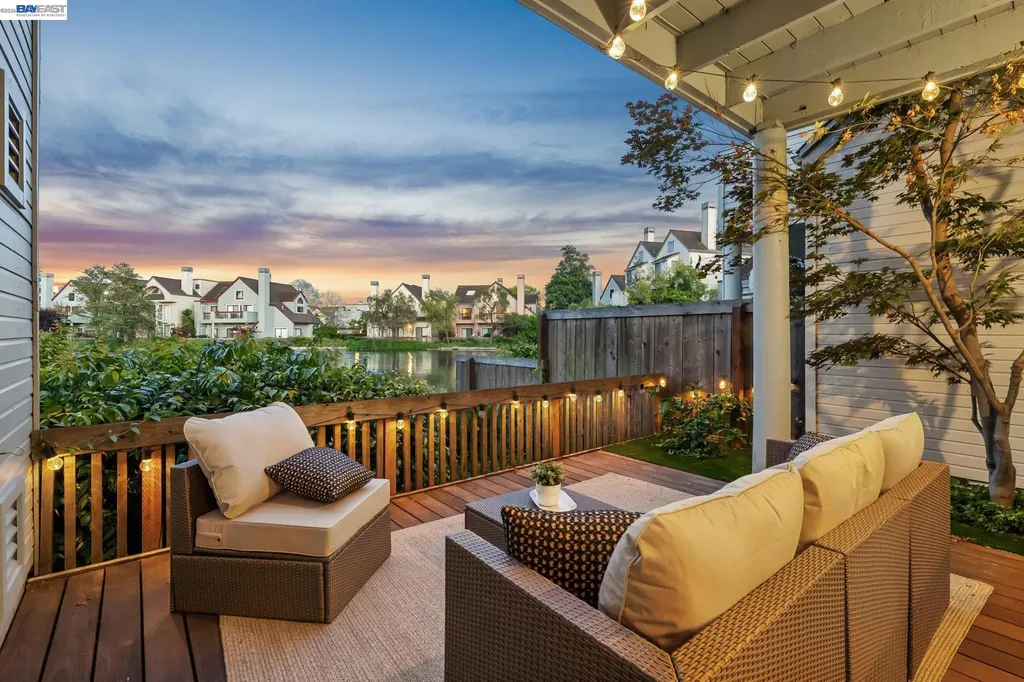 6 Invincible Court Alameda CA 94501