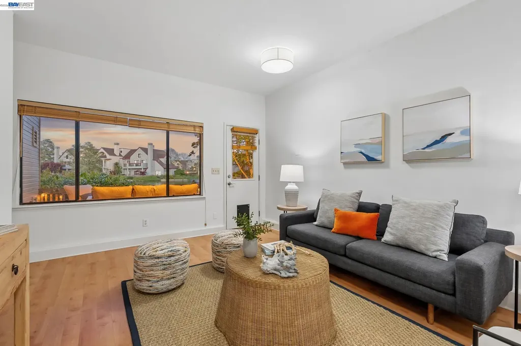 6 Invincible Court Alameda CA 94501