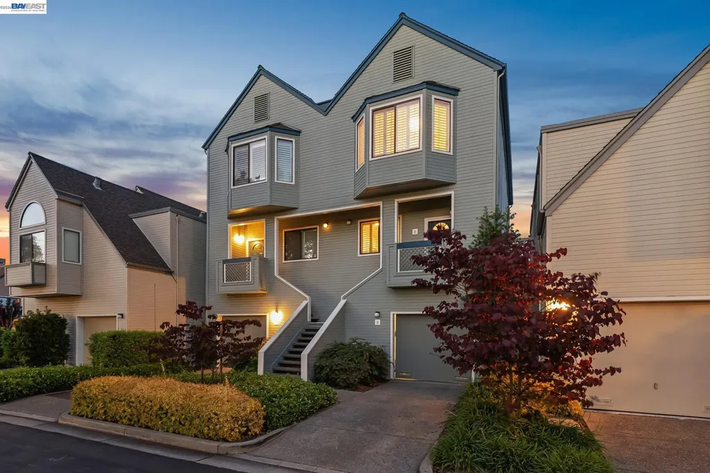 6 Invincible Court Alameda CA 94501