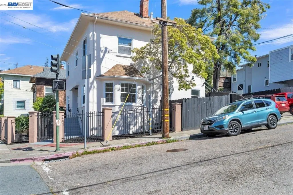 3300 Harrison Street Oakland CA 94611