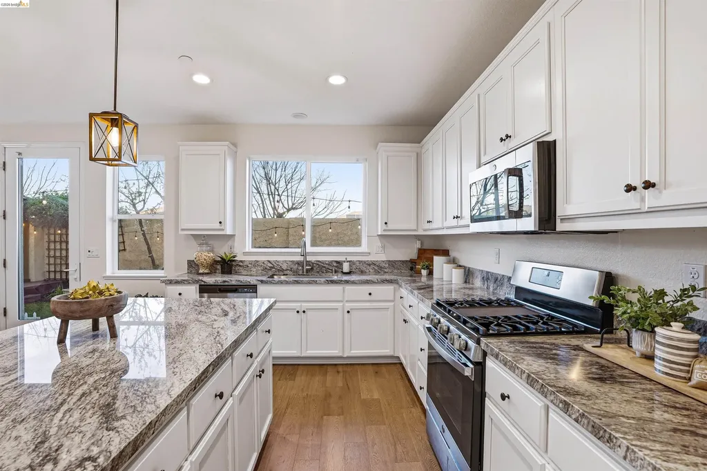 2525 Modena Drive Pittsburg CA 94565