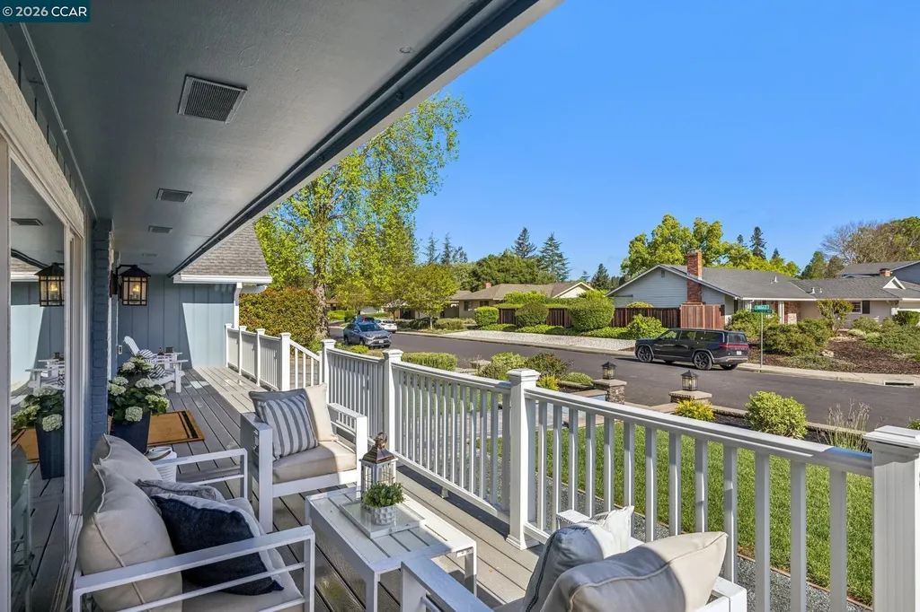 1418 De La Cruz Way Moraga CA 94556