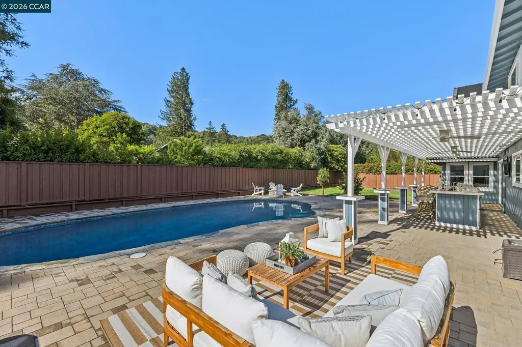 1418 De La Cruz Way Moraga CA 94556