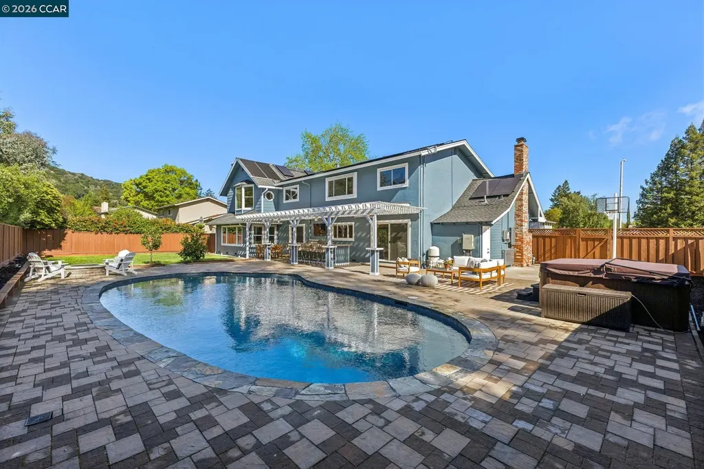 1418 De La Cruz Way Moraga CA 94556
