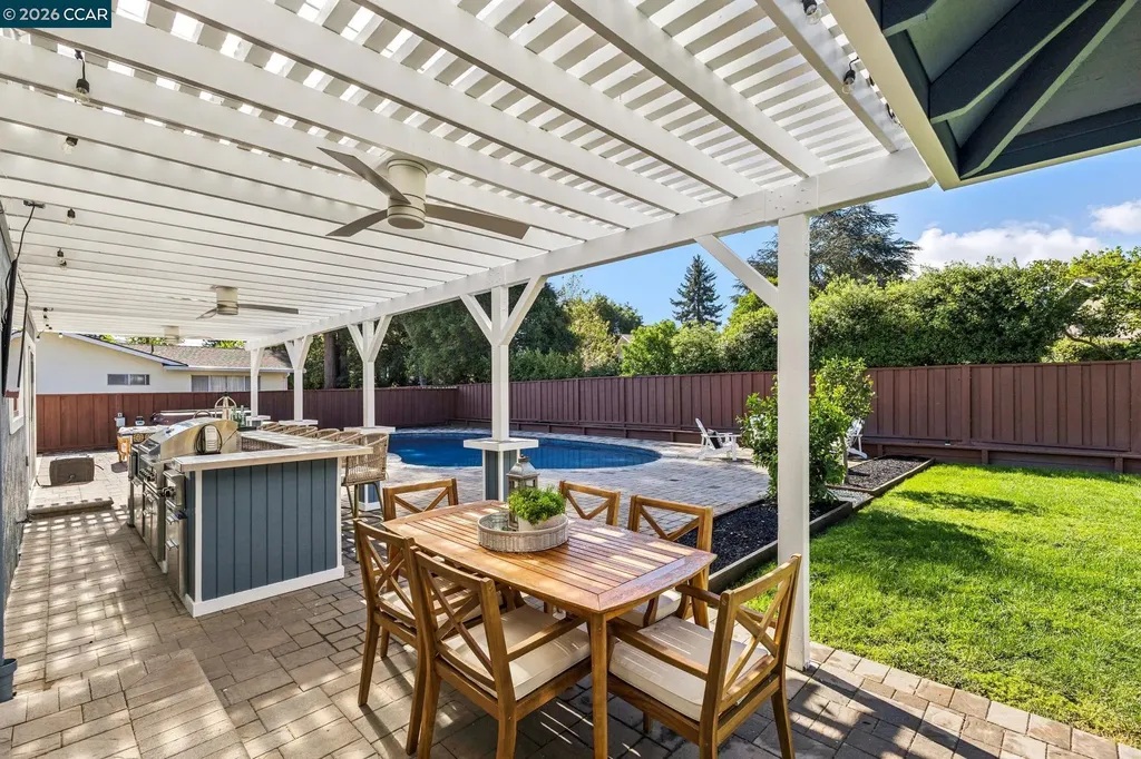 1418 De La Cruz Way Moraga CA 94556