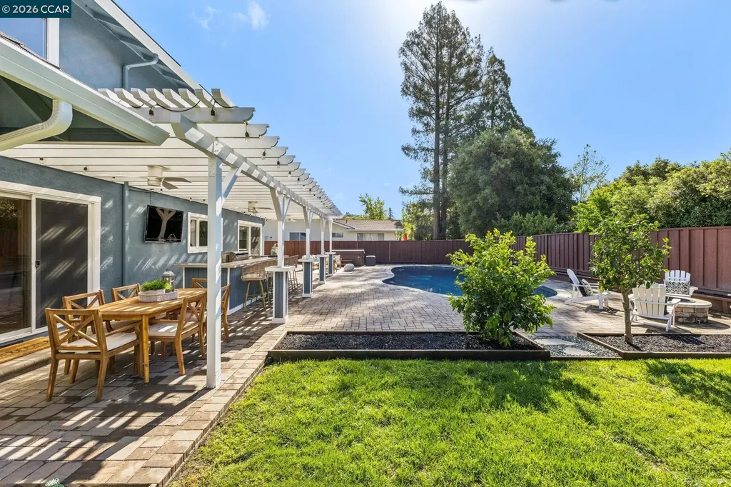 1418 De La Cruz Way Moraga CA 94556