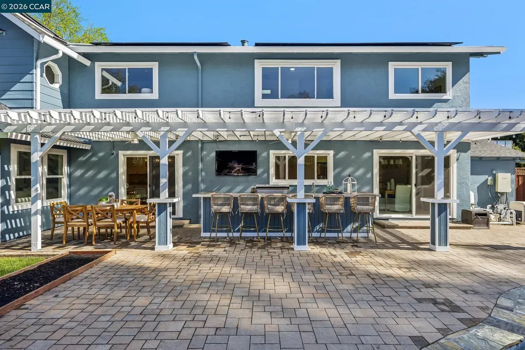 1418 De La Cruz Way Moraga CA 94556