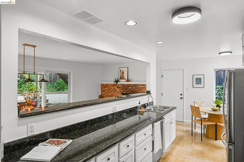 4139 Laguna Avenue Oakland CA 94602