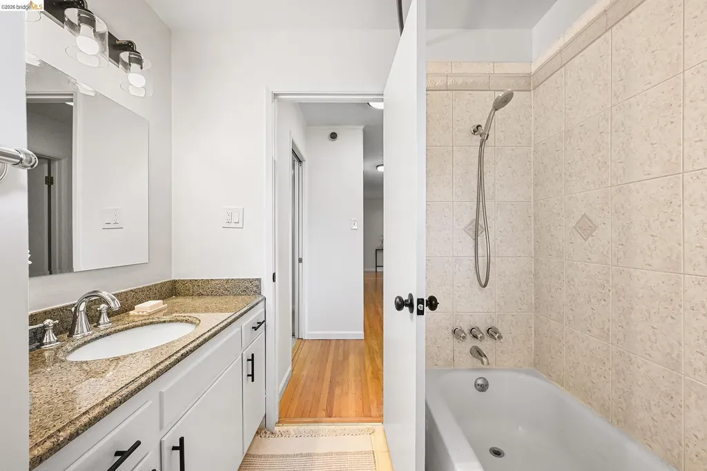 4139 Laguna Avenue Oakland CA 94602