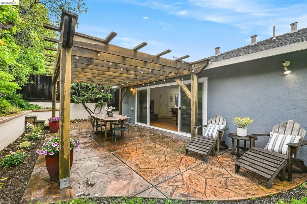 4139 Laguna Avenue Oakland CA 94602